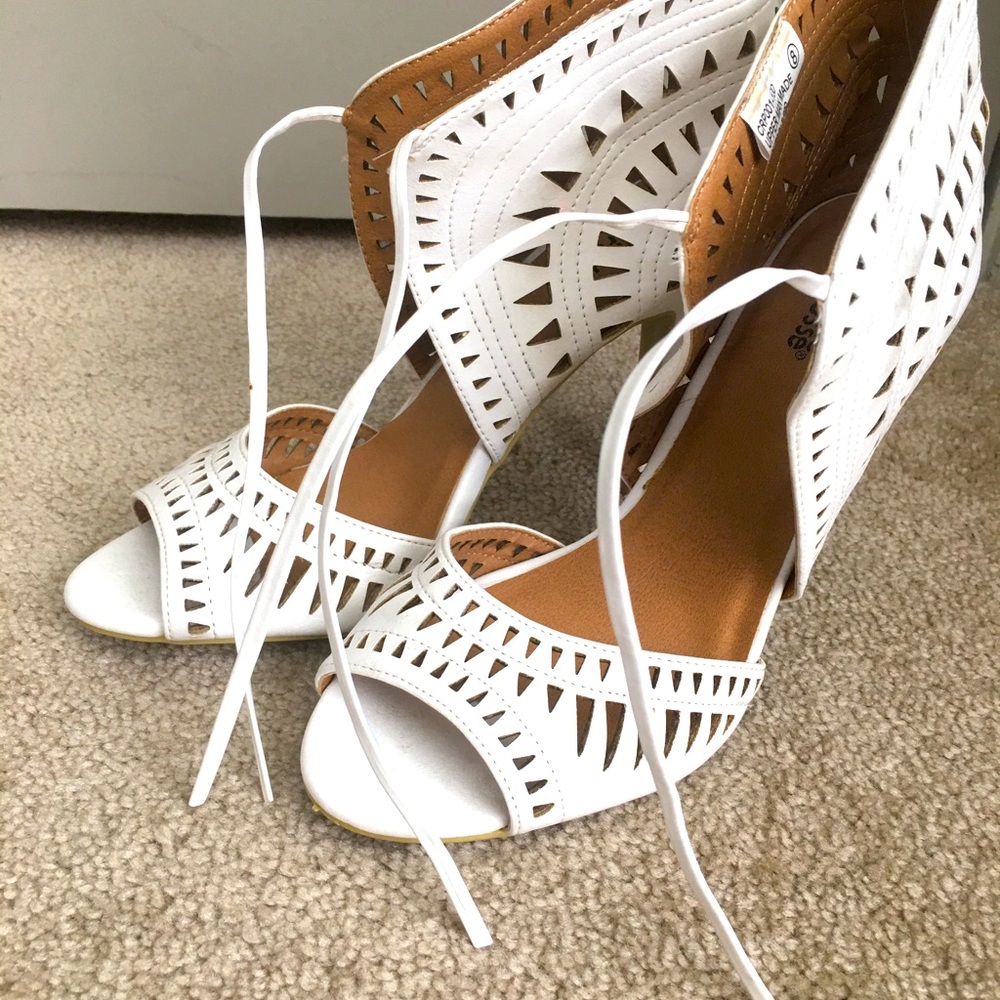 🤍🤍Charlotte Russe Strappy Heels🤍🤍
